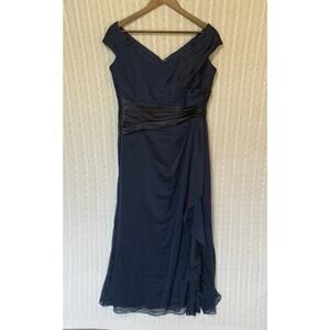 Jade by Jasmine Formal Gown size 12 Petite Navy Blue Satin